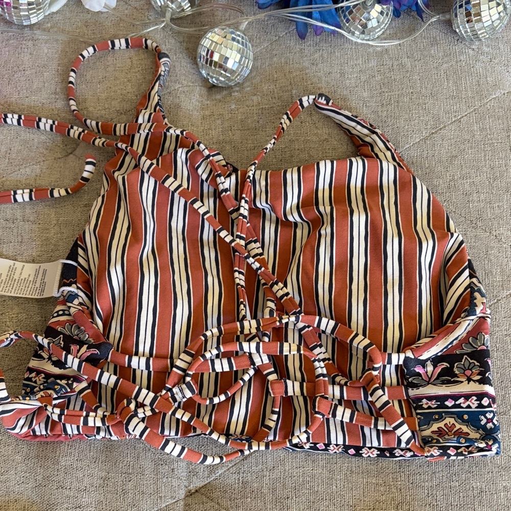 Tribal Print High-Neck Bikini Set - Multicolor - Picture 7 of 10